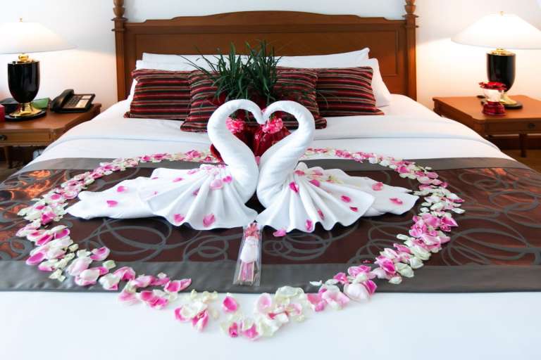 Réserver une chambre d'hôtel à la journée pour une escapade romantique